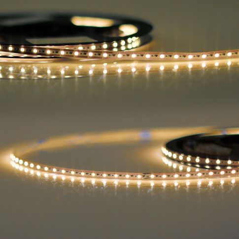 Plug&Play-F LED Streifen, 12V, 7W, IP20, 2700K, Kabel beids. und maleAMP, 120 LED/m
